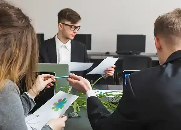 04-A-clear,-structured-path-from-initial-discussion-to-live-operations